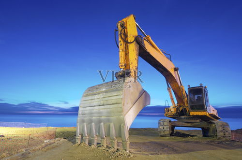 工業美學中的力與美 解讀攝影圖片中的挖機油缸